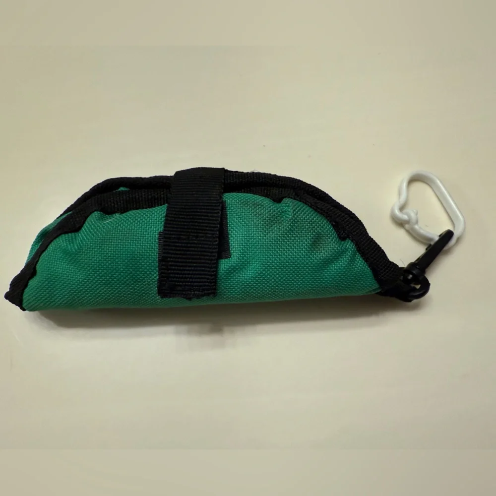 Green and Black Portable & Collapsible Dog & Cat Food with Clip